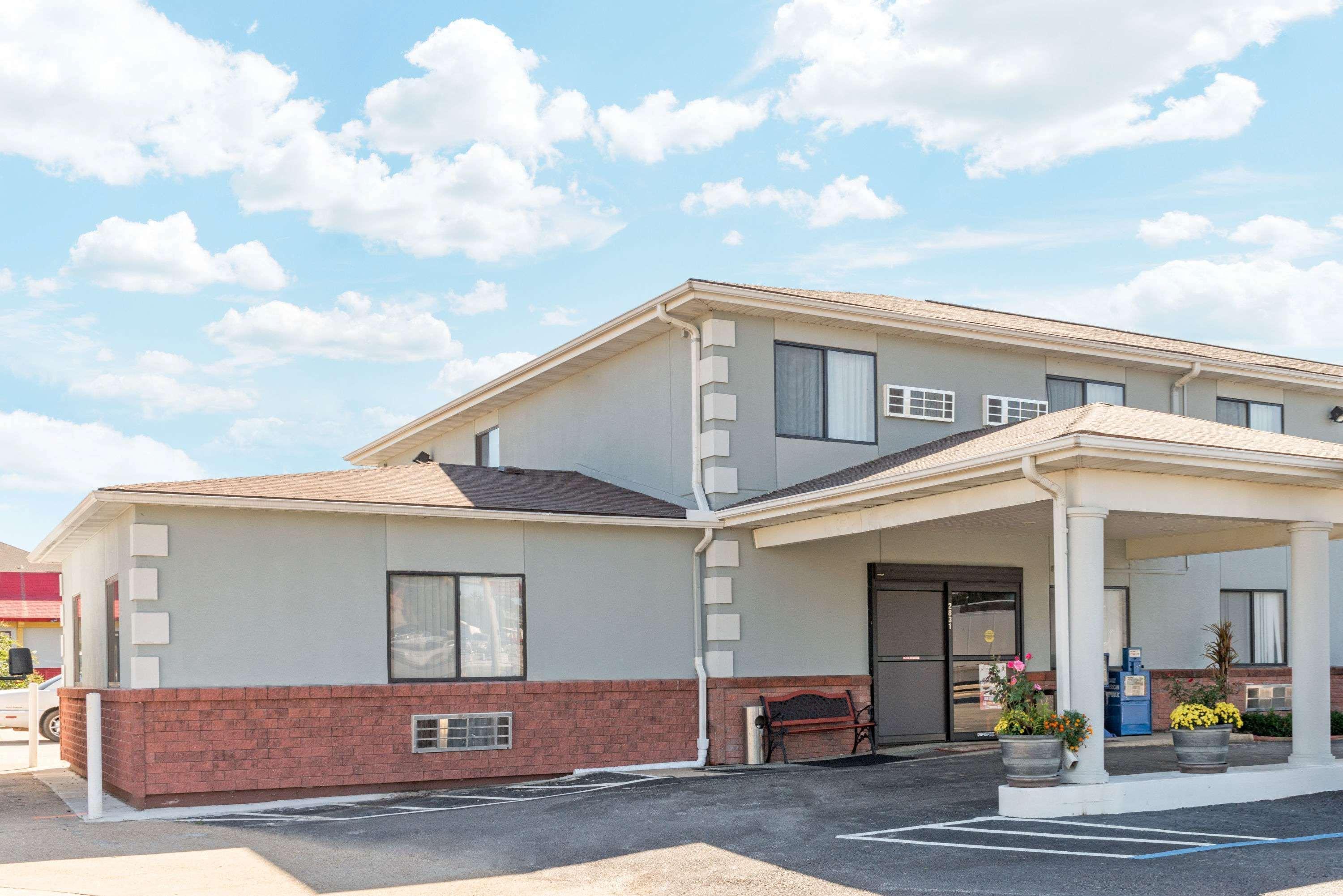 Super 8 By Wyndham Poplar Bluff Missouri Hotel Buitenkant foto