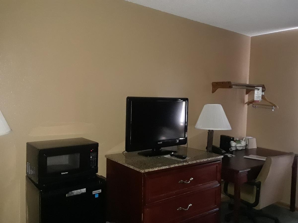 Super 8 By Wyndham Poplar Bluff Missouri Hotel Buitenkant foto